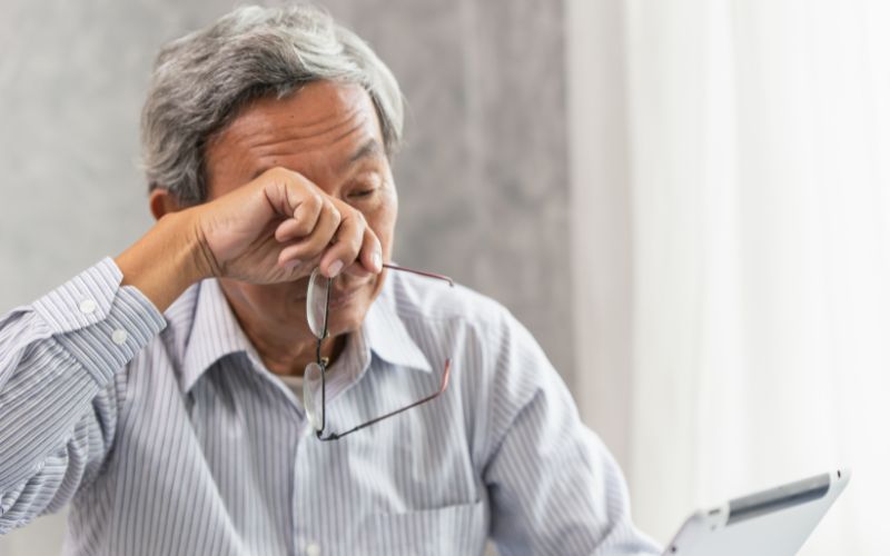 Tại sao cơ thể suy giảm năng lượng khi chúng ta già đi?