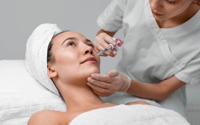 Tế bào gốc sau khi được đưa vào sẽ bắt đầu kích thích các tế bào da xung quanh